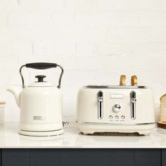 Decoding the Best Electric Kettle for Your Kitchen: A Wirecutter Inspired Guide