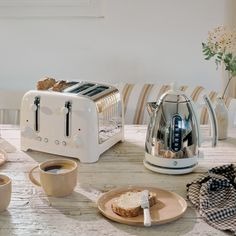 The Ultimate Guide to the Black Electric Tea Kettle: Style, Precision, and Performance